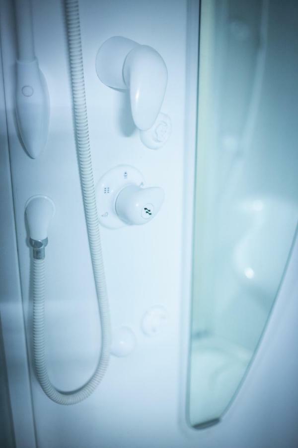 Cinematic Modern Flat, 100 Mt Da Ospedale Apartment Ravenna Exterior photo
